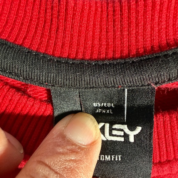 Oakley Mens Red Logo Crewneck Sweatshirt Custom Fit Long Sleeve Size L - Picture 4 of 10